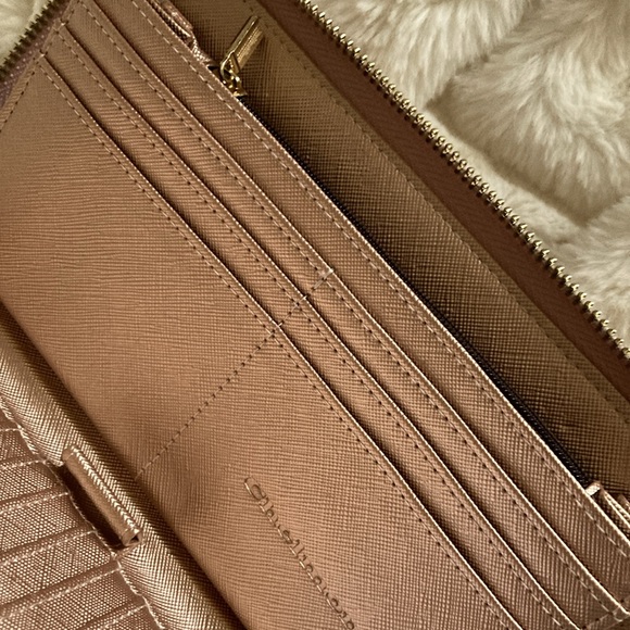 Chelmon wallet with detachable wrist strap - Picture 12 of 16